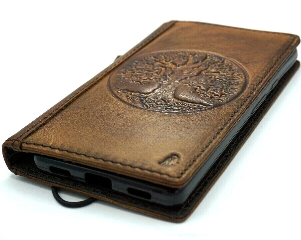 Handmade leather phone case for Galaxy S26, S22, S25, S23, S24, Note, Fold 3-7 with vintage Tree of Life design by DAVISCASE.