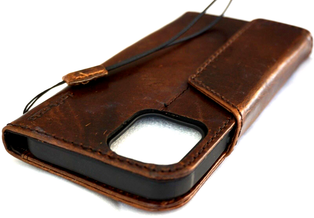Handmade genuine leather phone case for Apple iPhone models, with wallet and magnetic closure, in horse style by DAVISCASE.