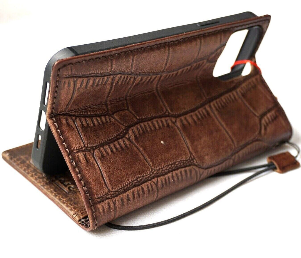 Handmade genuine leather phone case for iPhone 17 to 16 Pro Max, crocodile style, with card slots and vintage design by DAVISCASE.