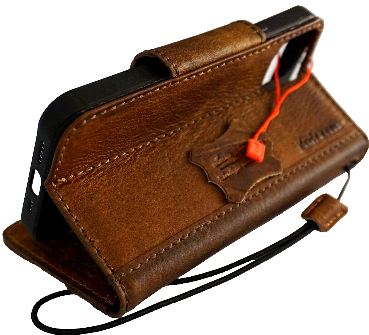 Handmade genuine leather phone case by DAVISCASE for Galaxy S24, S25, S26, Fold 4/5/6/7 Ultra, with wallet edge design and magnetic closure.