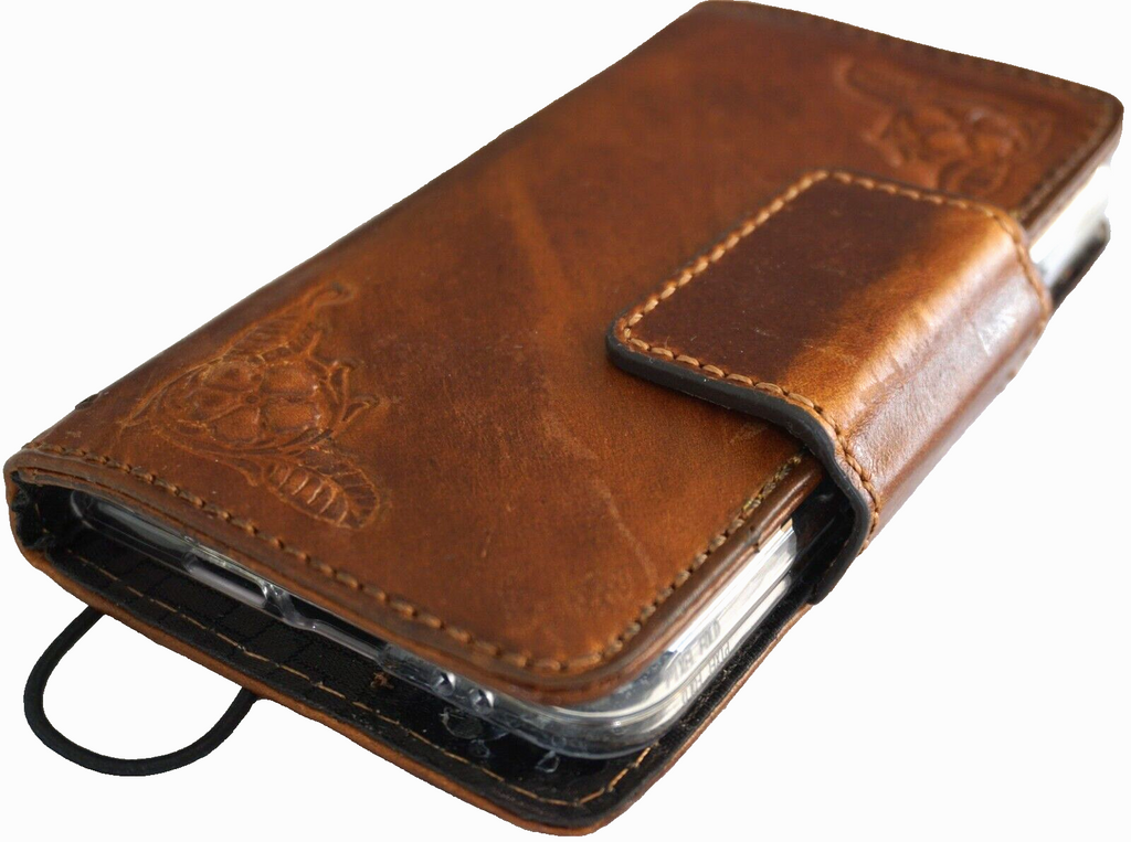 Genuine leather case for Google Pixel Fold series by DAVISCASE, with wallet-style design and closure for 5G wireless charging.