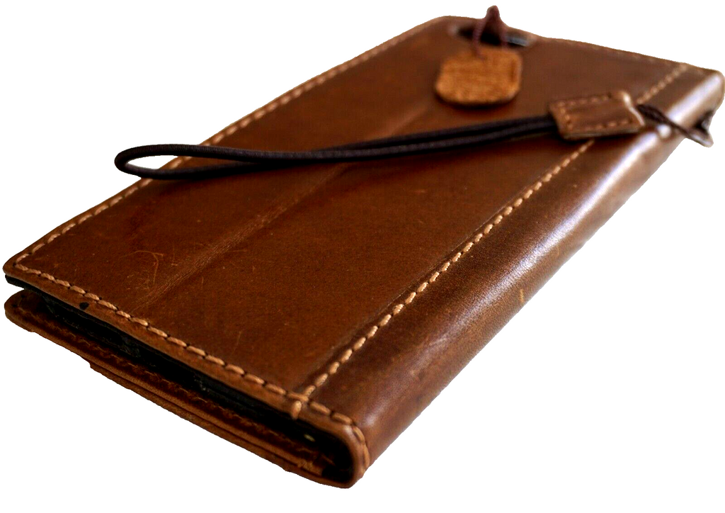 Genuine leather DAVISCASE Google Pixel 7 Pro wallet case in retro tan with stand feature and luxury horse leather finish.