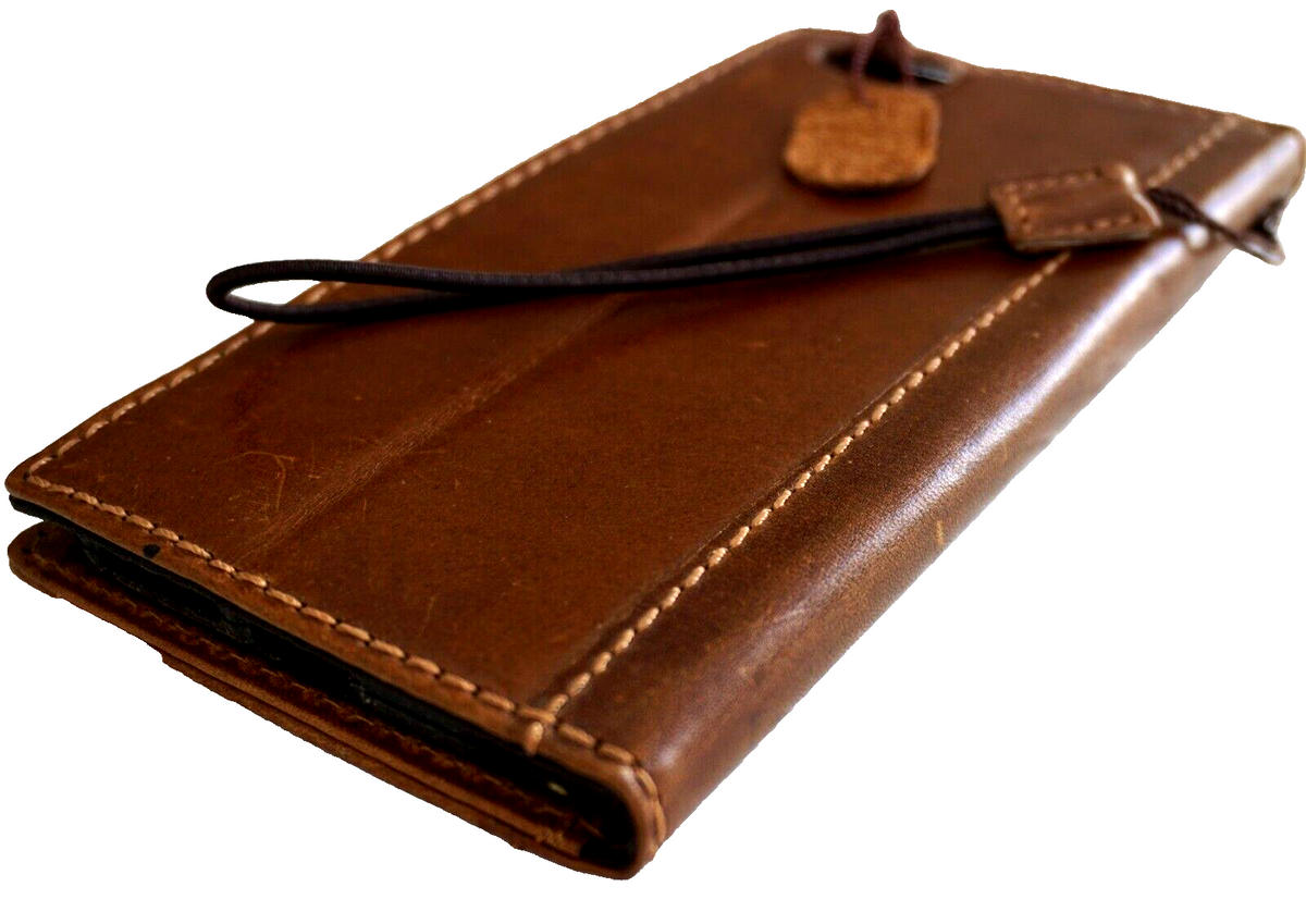 Genuine leather DAVISCASE Google Pixel 7 Pro wallet case in retro tan with stand feature and luxury horse leather finish.