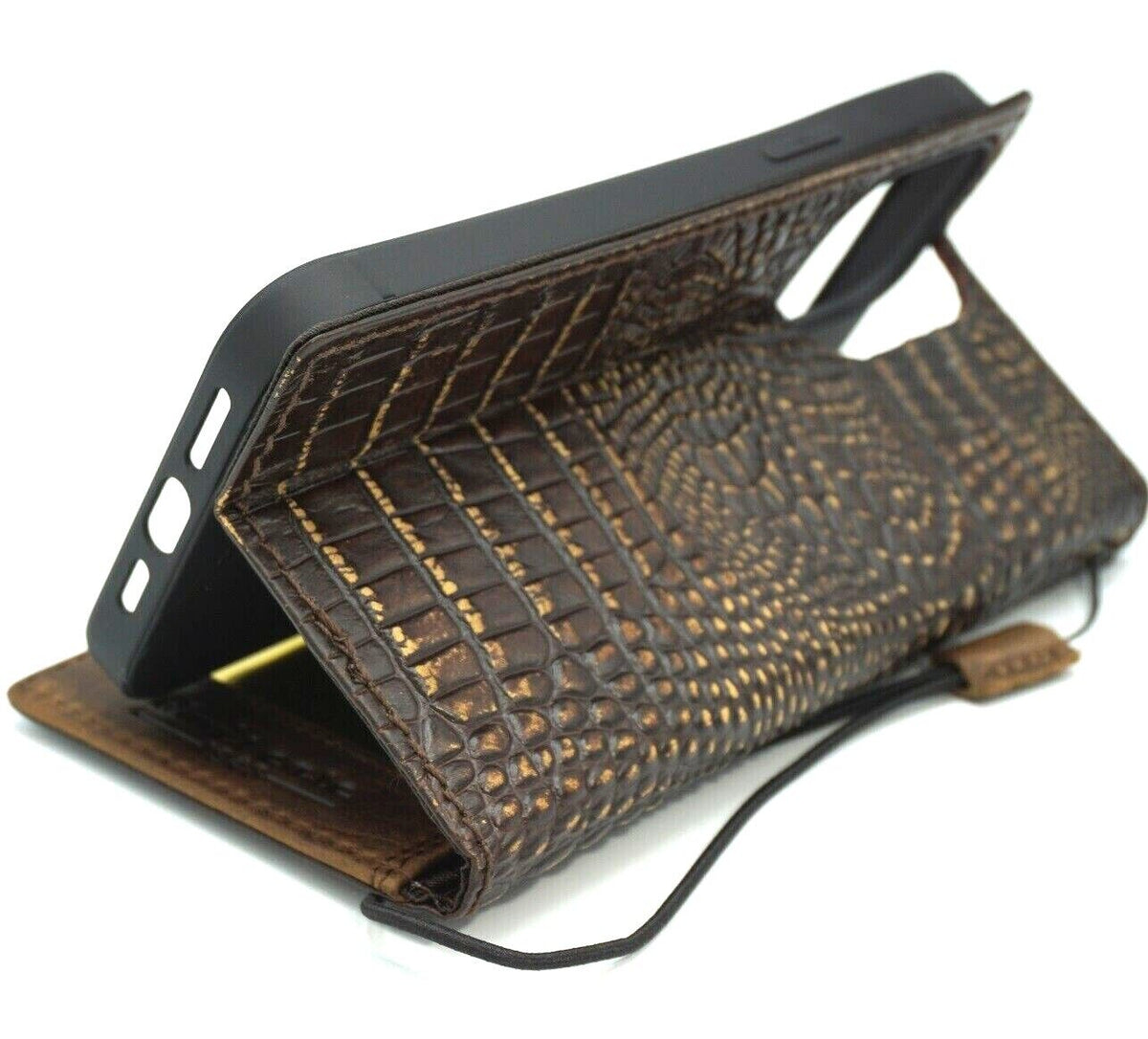 Handmade DAVISCASE genuine leather phone case for iPhone 17, 16, 12, 13, 14, 15 Pro Max, Air 8 Plus, with crocodile style design.