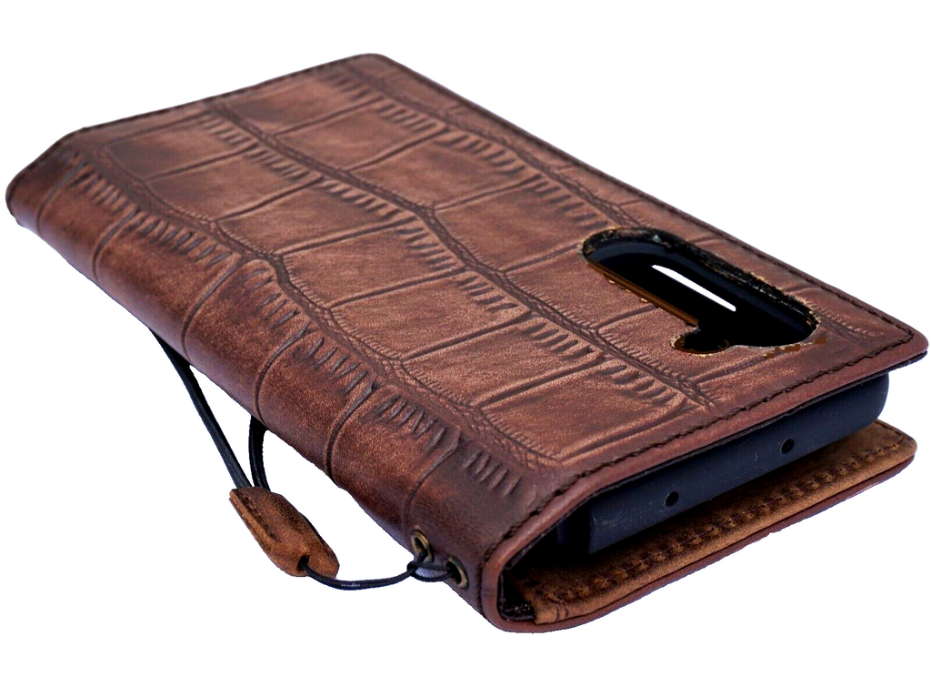 Handmade genuine leather Samsung Galaxy S series and Note phone case with crocodile pattern, wallet and Z Fold cover by DAVISCASE.