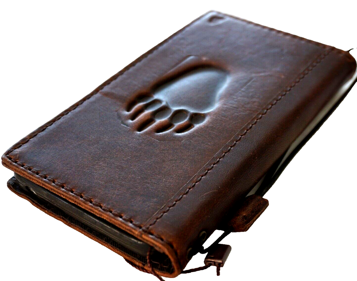 Handmade genuine leather wallet case by DAVISCASE for iPhone 11-15 Pro Max, vintage Bear Paw design with credit card slots.