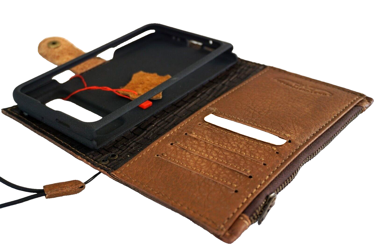 Genuine leather Google Pixel Fold case by DAVISCASE with wallet design, stand, zipper closure, and wireless charging compatibility.