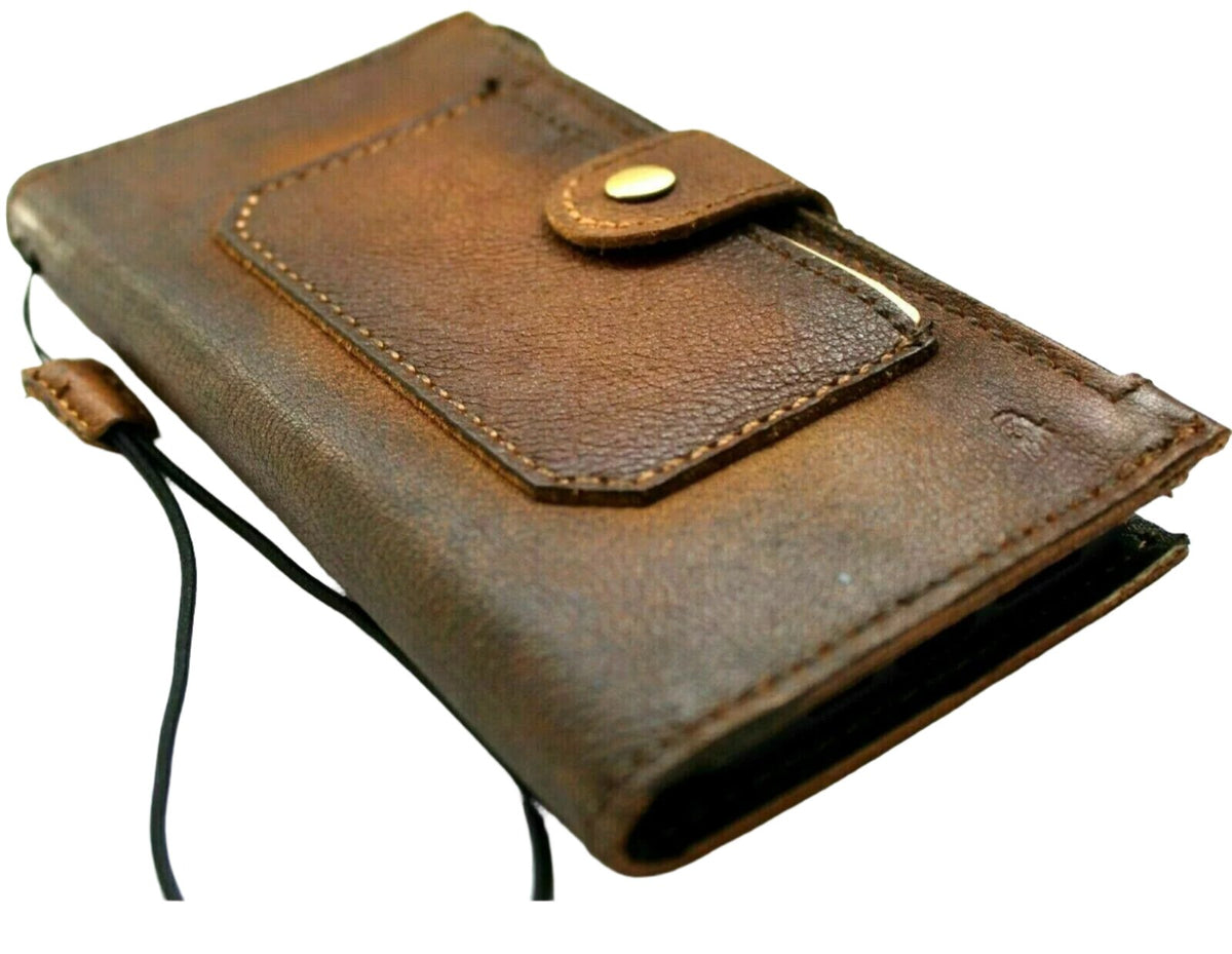 Handcrafted genuine leather wallet case for Galaxy S26, S25 Ultra, Z Fold 4-7, and Note models by DAVISCASE, featuring a zipper and credit card slots.