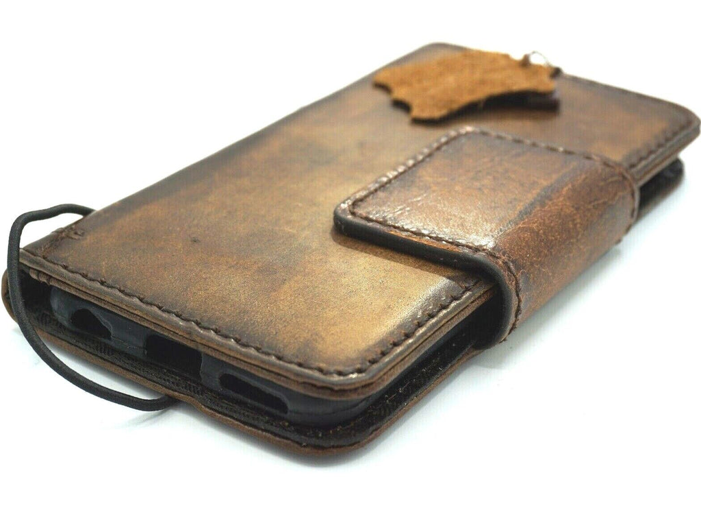 Google Pixel 7 Pro leather case by DAVISCASE with wallet design, magnetic closure, stand feature, and wireless charging compatibility.