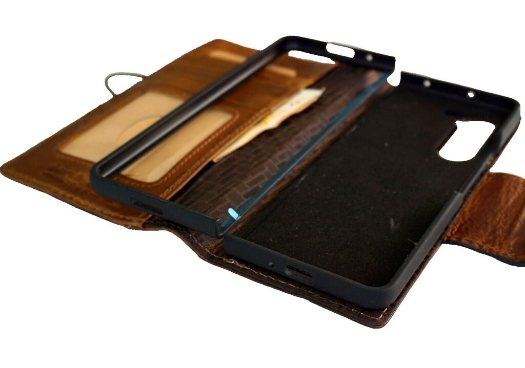 Handmade genuine leather wallet case for vivo X Fold3 Pro by DAVISCASE with vintage full grain leather and magnetic closure.