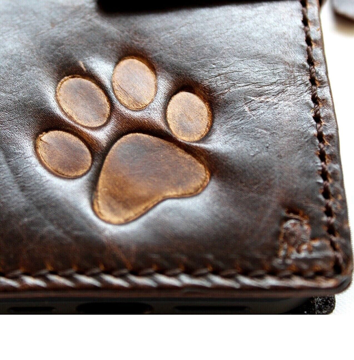 Genuine leather DAVISCASE phone case for Galaxy S24, S22, S21, S20, Note, A03S, A13, A71 with vintage art wallet style.