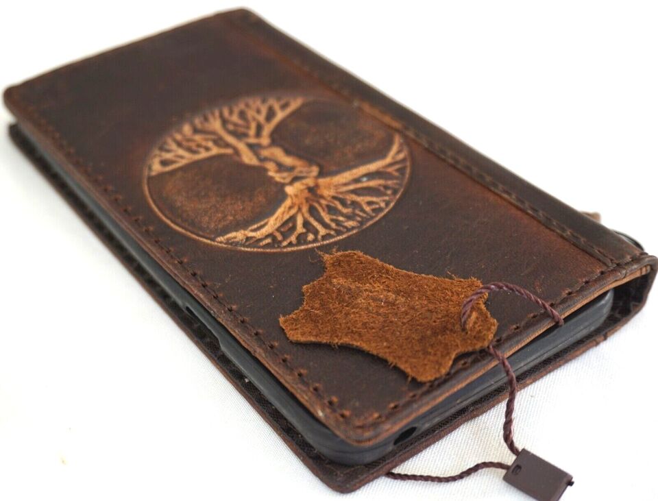 Handmade DAVISCASE genuine leather phone case with Tree of Life design for Galaxy S22, S21, S20, S23, S24, S25 Ultra and Z Fold models.
