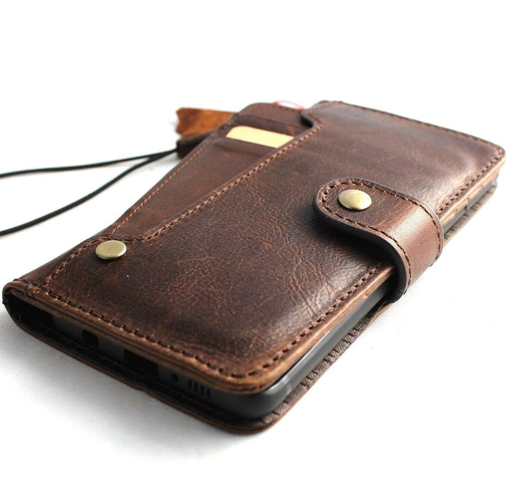 Handmade genuine Italian leather wallet case for Samsung Galaxy S9, with rubber holder and wireless charging compatibility.