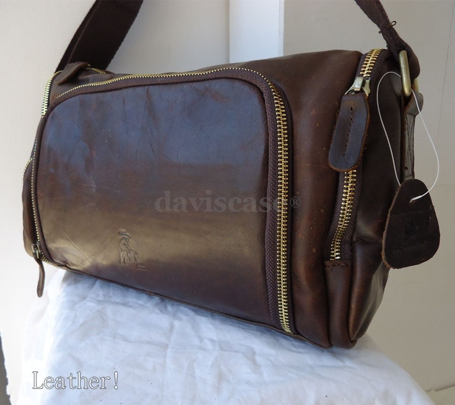 Men's genuine leather messenger bag in retro brown, designed for iPad and mini eBook storage, with a classic vintage style.
