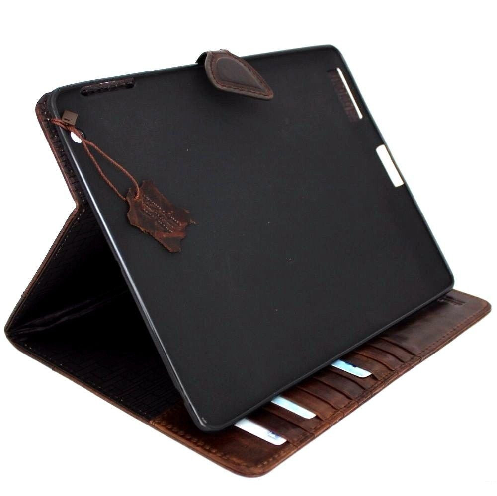 Genuine leather iPad case for models 10.2, 10.5, 10.9, 11 Pro, Air 9.7, 10.9, with magnetic closure in black.