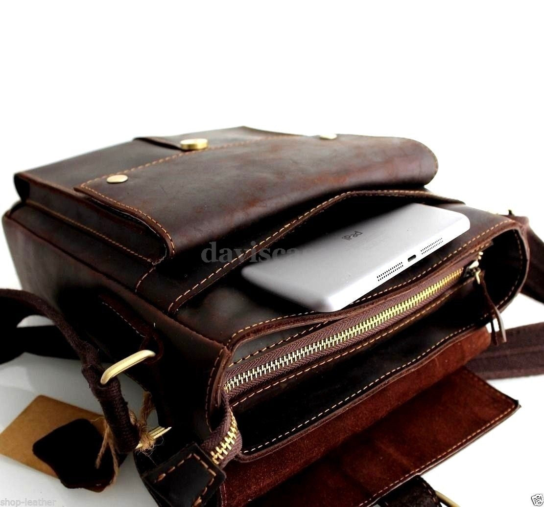 Genuine vintage brown leather men's messenger bag by DAVISCASE with shoulder strap and crossbody design, suitable for school or daily use.