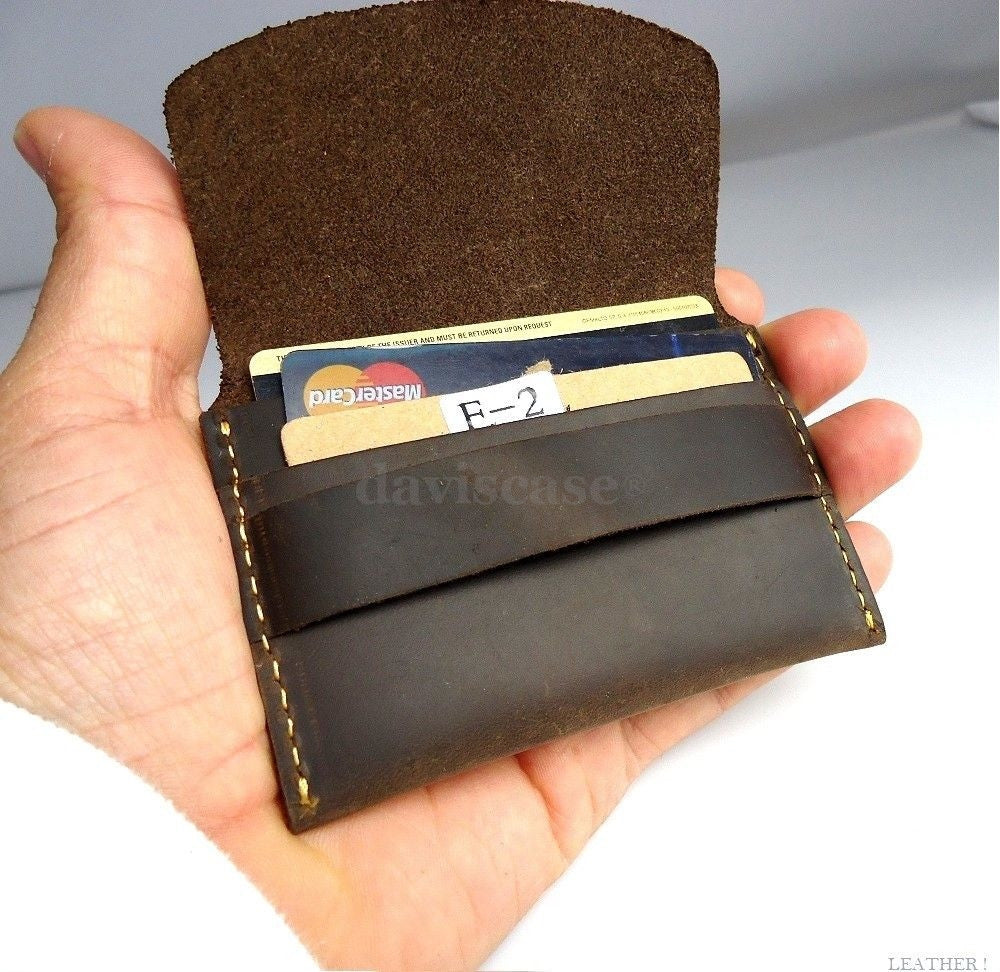 Genuine full leather men's mini wallet by DAVISCASE with slots for credit cards and cash, compact and stylish accessory.