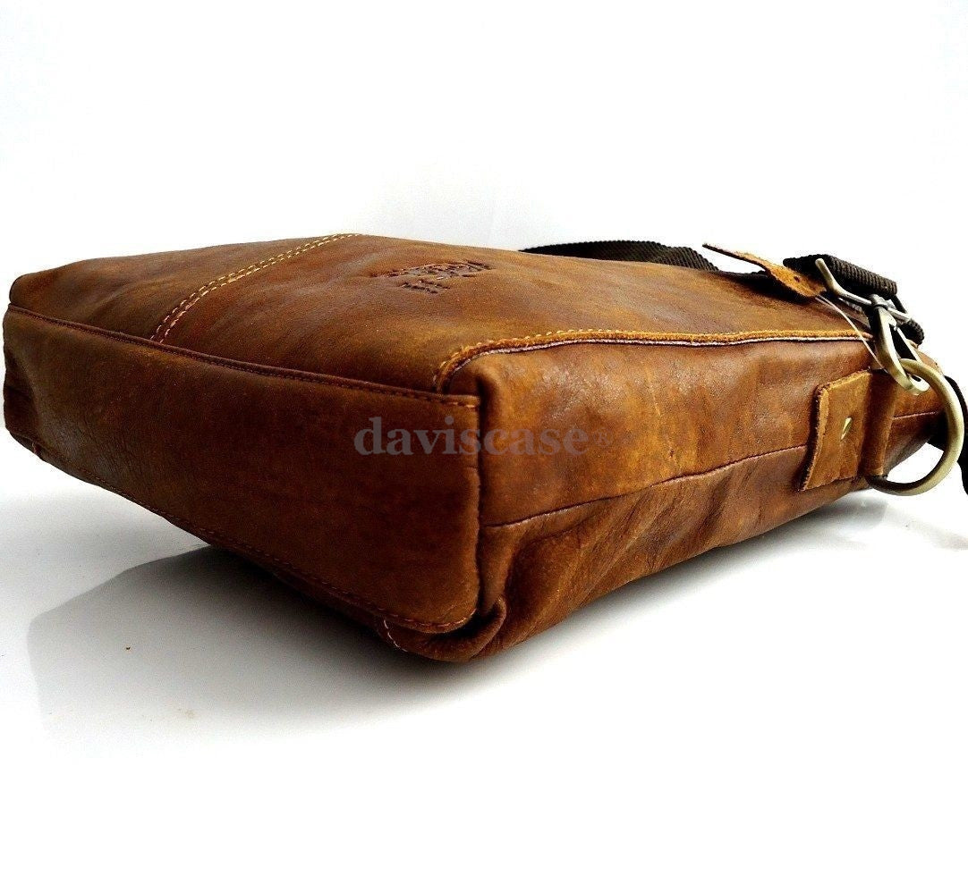 Men's vintage tan leather messenger handbag by DAVISCASE, soft genuine leather with classic design for students and daily use.