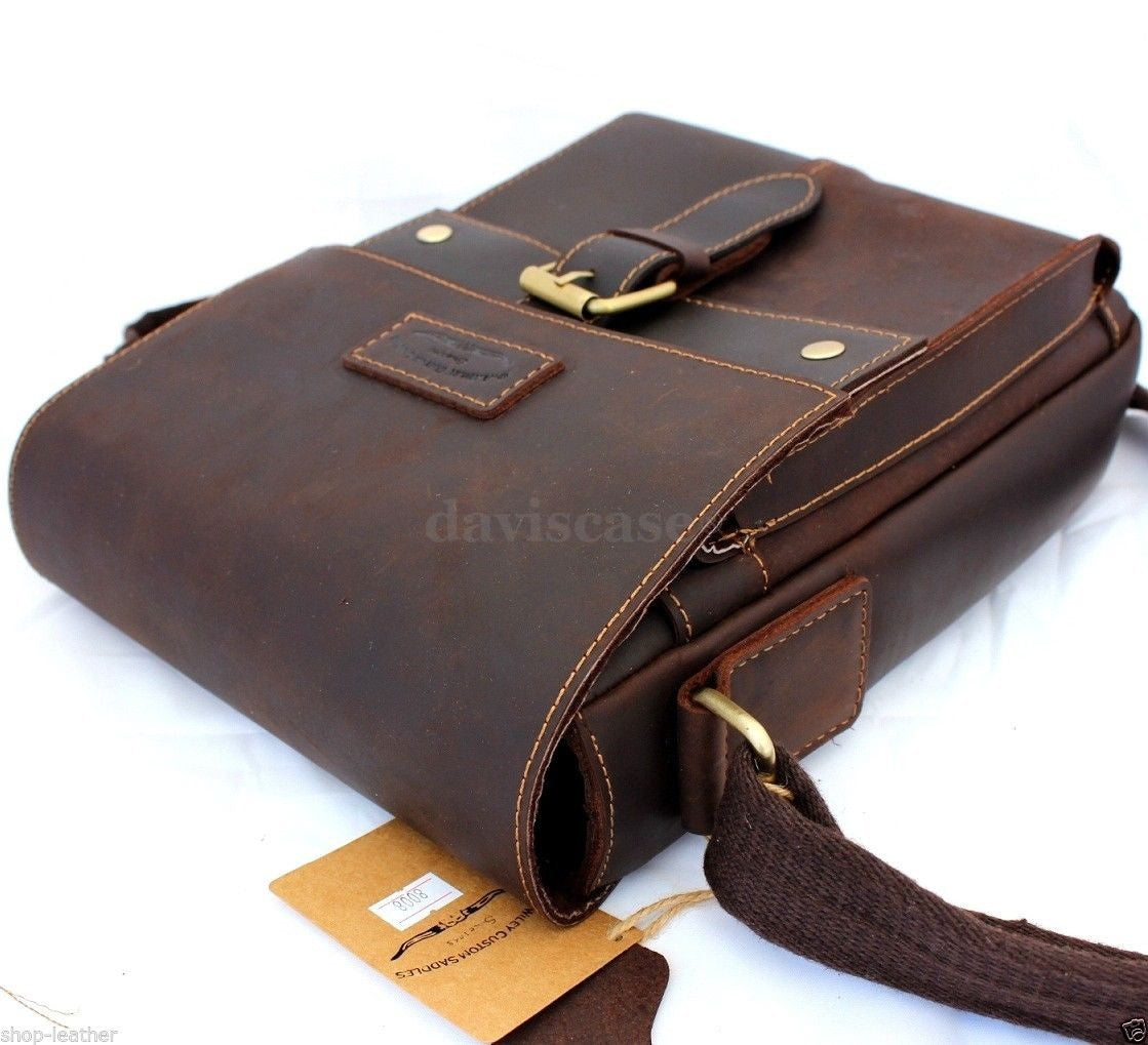Genuine vintage brown leather men's messenger shoulder bag by DAVISCASE, featuring a crossbody design and classic satchel style.