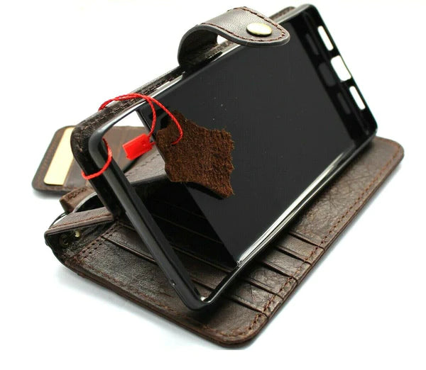 Genuine leather Google Pixel 7 Pro case by DAVISCASE, handcrafted wallet-style phone cover with card slots and premium finish.