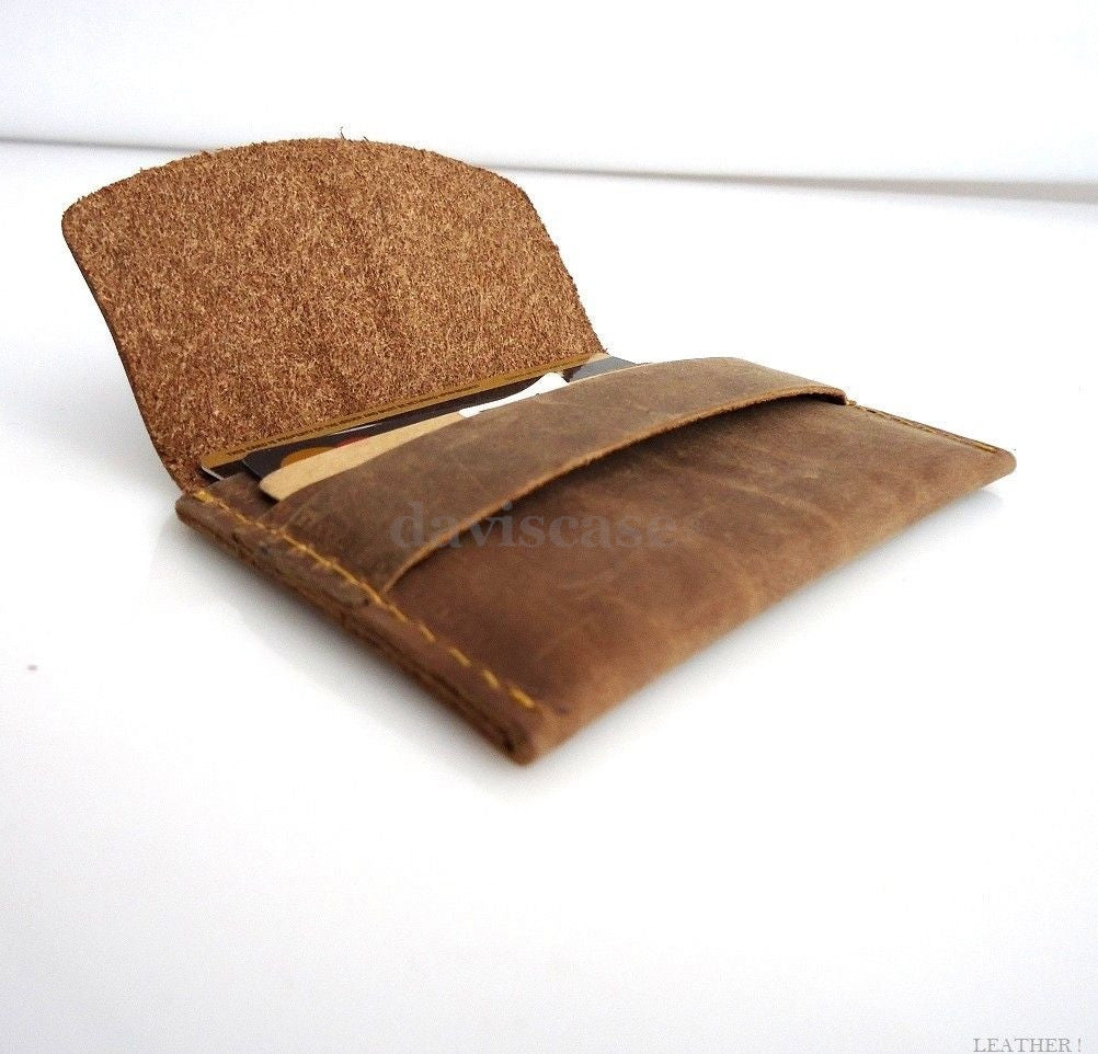 Genuine leather men's mini wallet by DAVISCASE with slim design, ID slot, credit card slots, and minimal style.