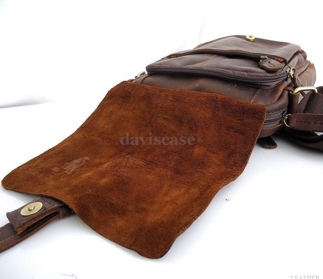 Genuine full leather men's shoulder bag by DAVISCASE with vintage design, crossbody style, and classic messenger appearance.