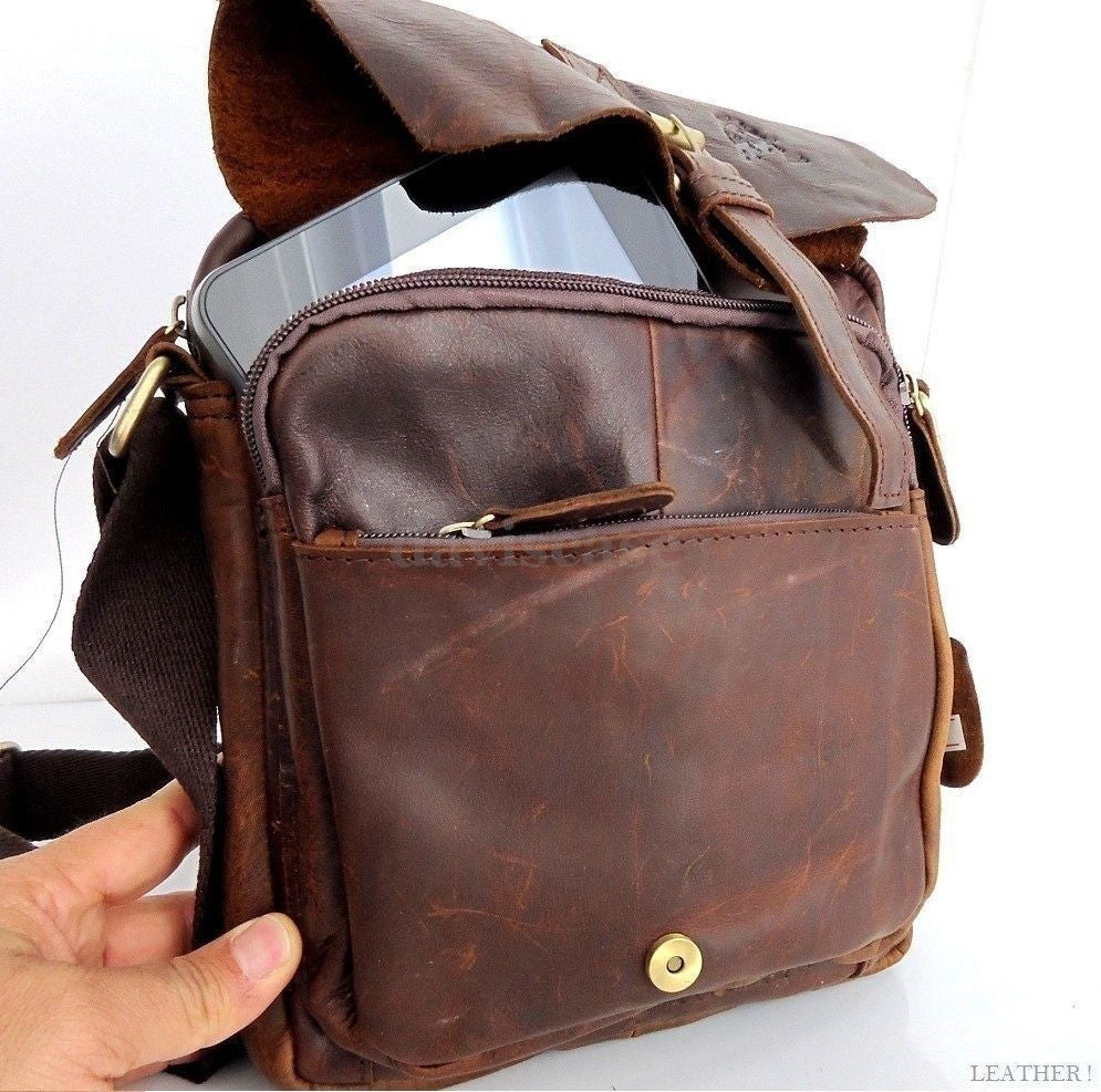 Genuine full leather vintage men's shoulder bag by DAVISCASE with crossbody strap, classic design, and spacious interior.