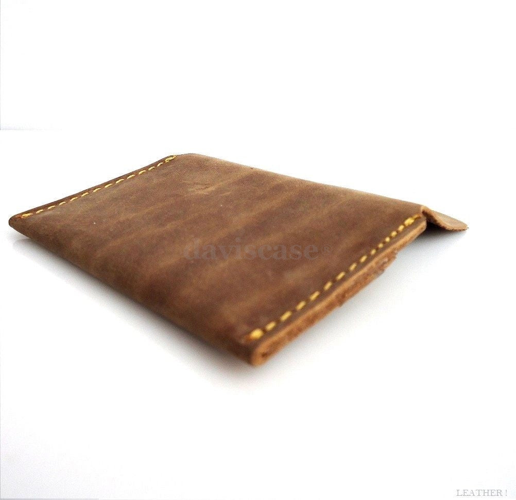 Genuine leather men's mini wallet by DAVISCASE with slim design, credit card slots, ID window, and money pocket.