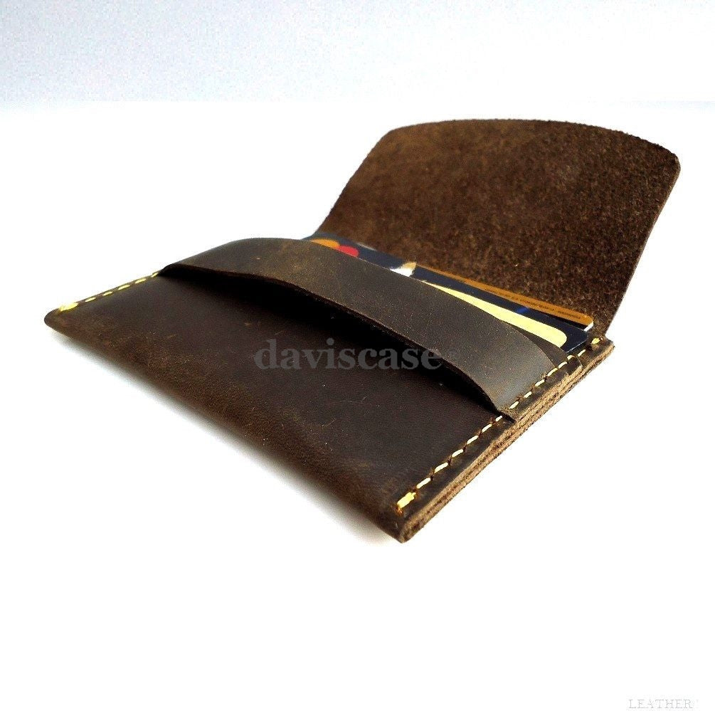Genuine full leather men's mini wallet by DAVISCASE, featuring a compact design for credit cards and cash storage.