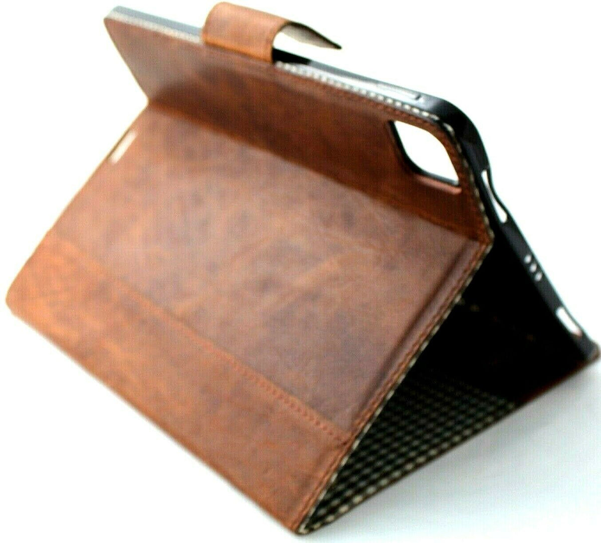 Genuine vintage leather iPad Pro 11 (2020) case by DAVISCASE with handcrafted design, credit card slots, slim hard cover, brown leather.