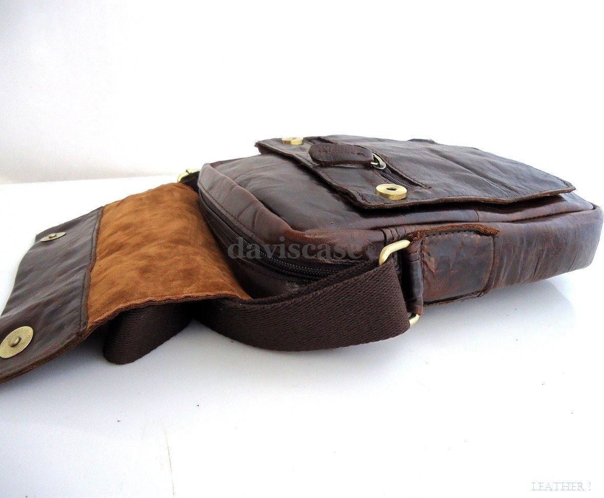 Vintage men's leather shoulder bag with crossbody strap, designed for iPad 2-4, made of full cowhide leather with retro style.