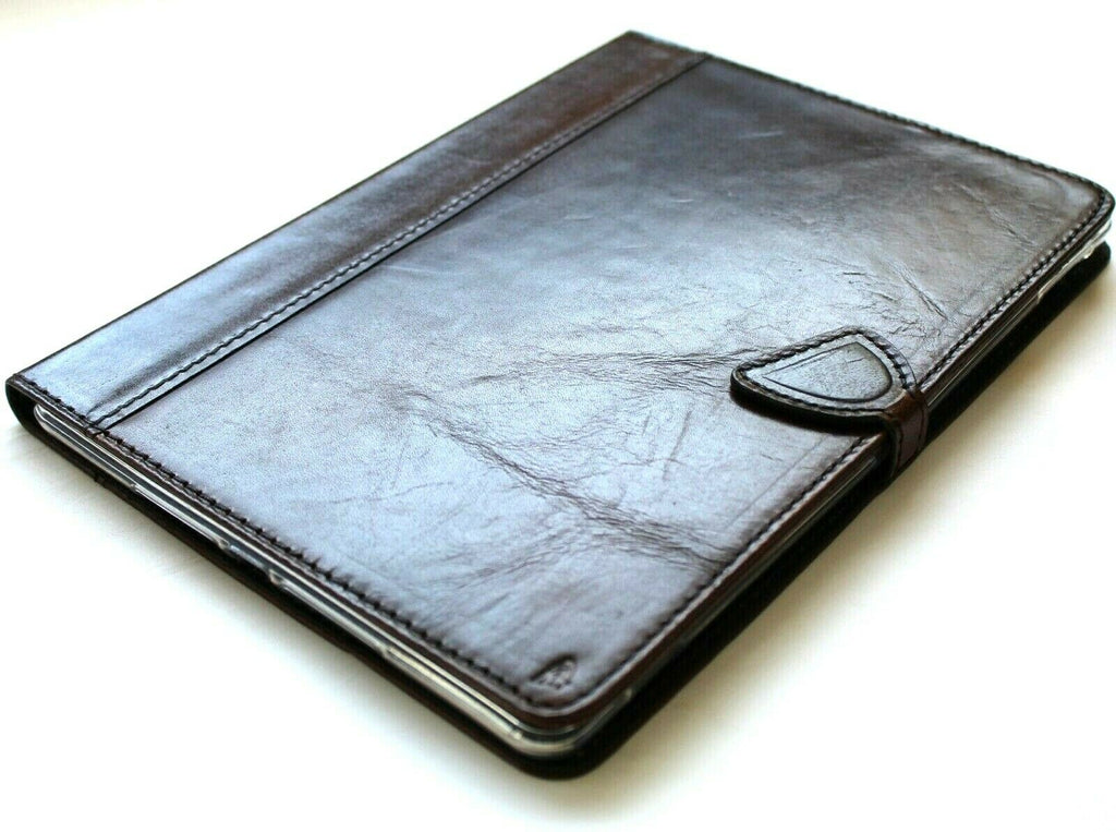 Brown genuine leather case for Apple iPad 10.2 2019-2021, handmade cover by DAVISCASE, compatible with 7th to 9th gen models.