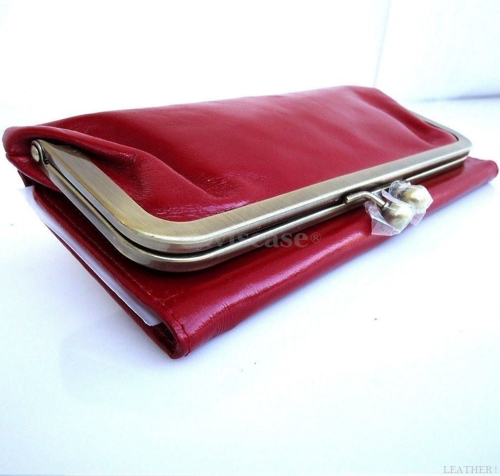 Red genuine leather women's purse with card slots, coin pouch, and clutch design by DAVISCASE, featuring a stylish and functional wallet.