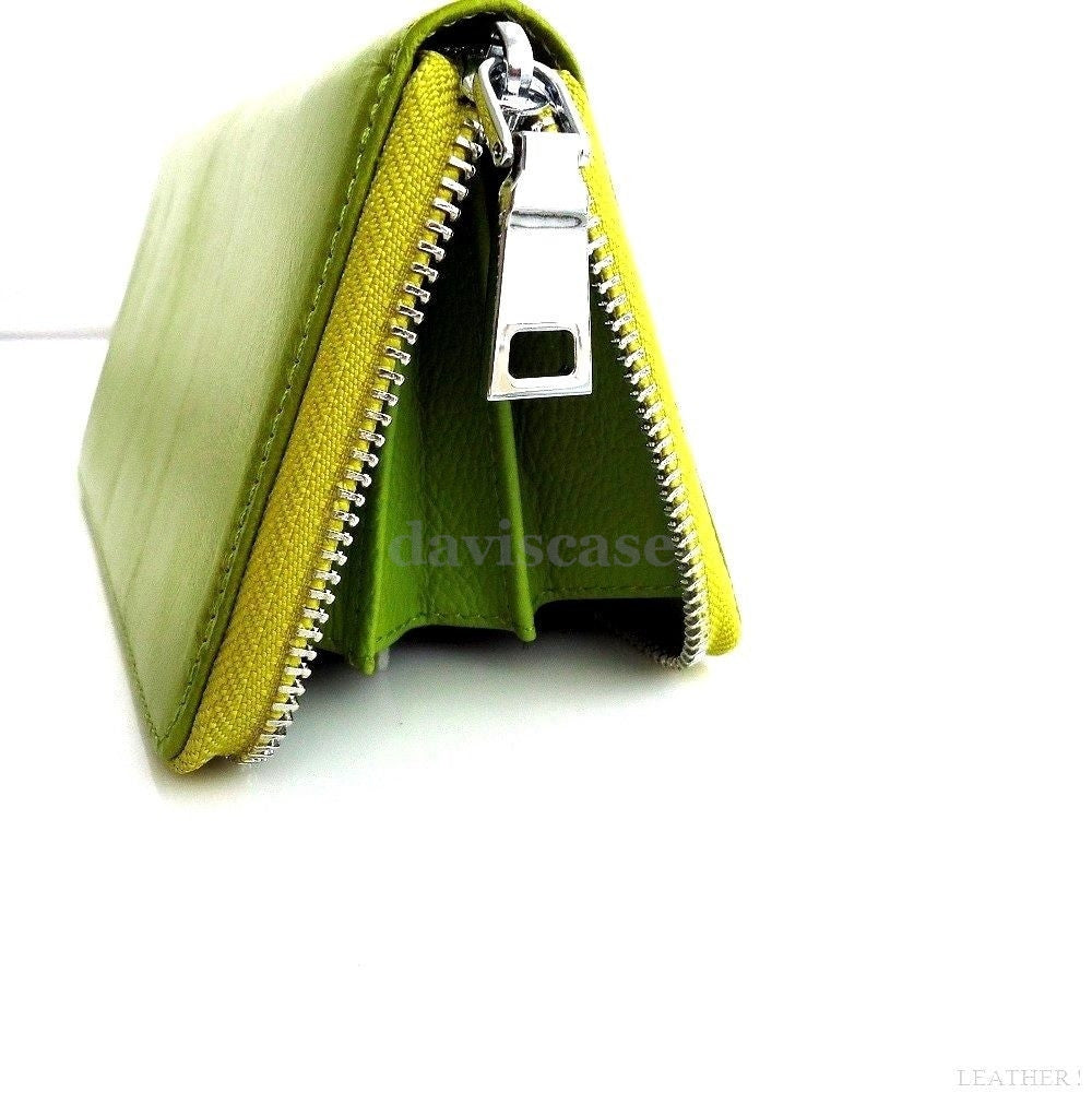 Genuine leather women's tote wallet by DAVISCASE with zipper, coin pocket, credit card slots, and hand strap.