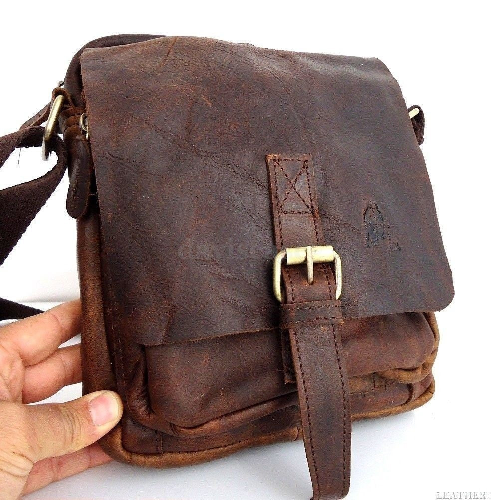 Genuine full leather men's shoulder bag by DAVISCASE, vintage-style crossbody messenger bag with classic design and sturdy strap.
