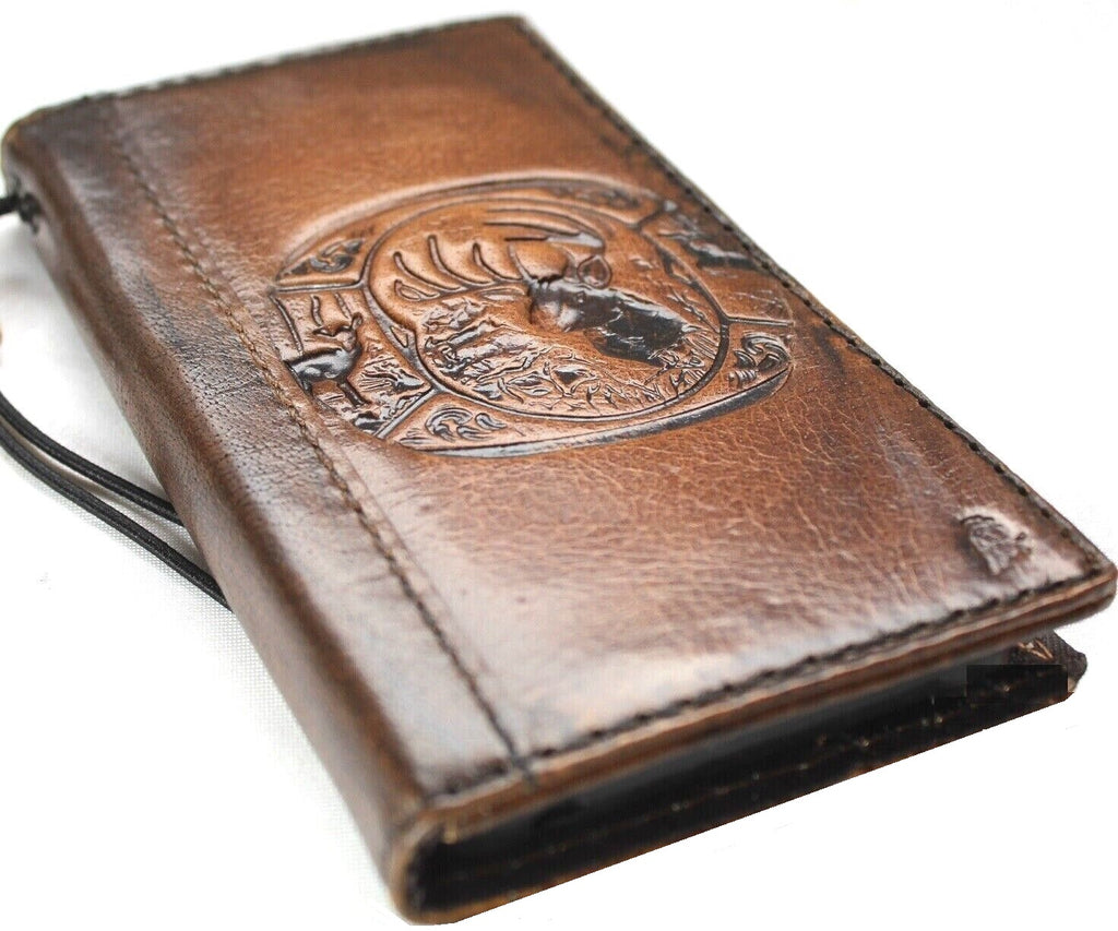 Handmade genuine leather phone case by DAVISCASE for Galaxy S22, S21, Note 10, A71, A51, vintage art wallet style with reindeer design