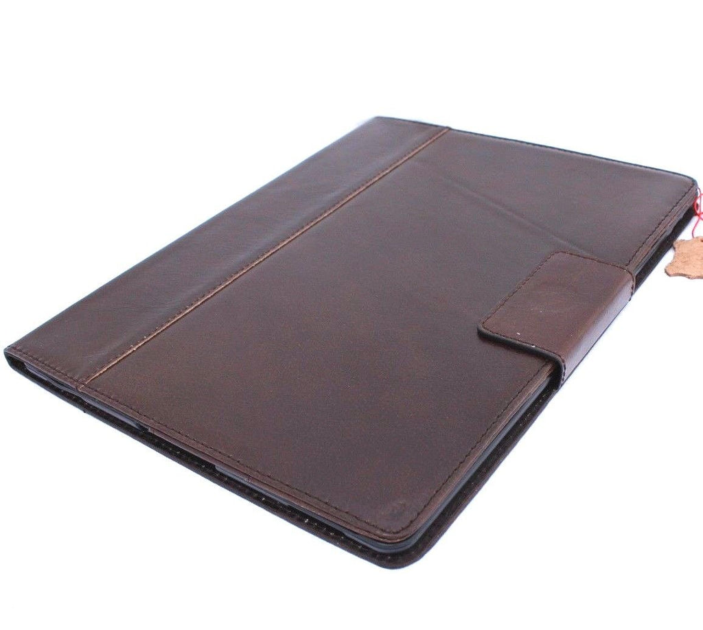 Brown genuine leather iPad Pro 12.9 case with magnetic stand and slim card slots, designed by DAVISCASE for Apple iPad Pro 2017.