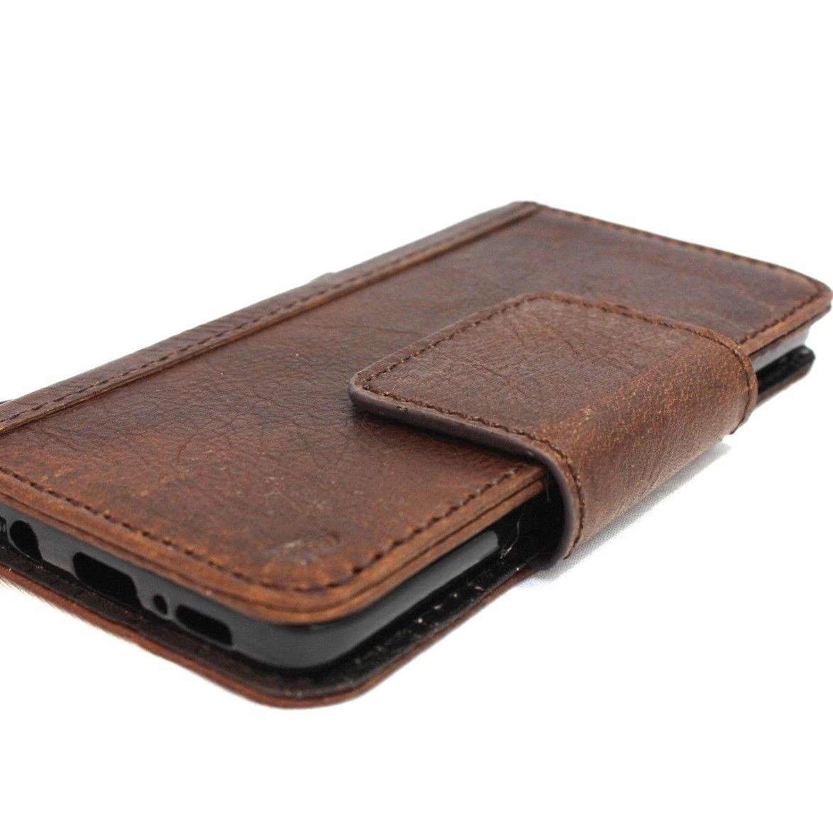 Brown vintage leather Samsung Galaxy S9 Plus case with magnetic closure, card slots, and strap from DAVISCASE.