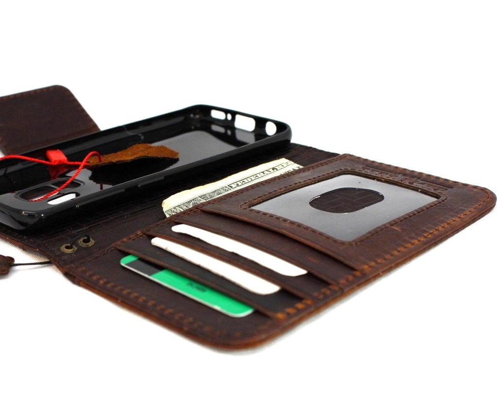 Dark brown genuine leather Samsung Galaxy S9 wallet case by DAVISCASE with magnetic closure and handmade oiled leather design.