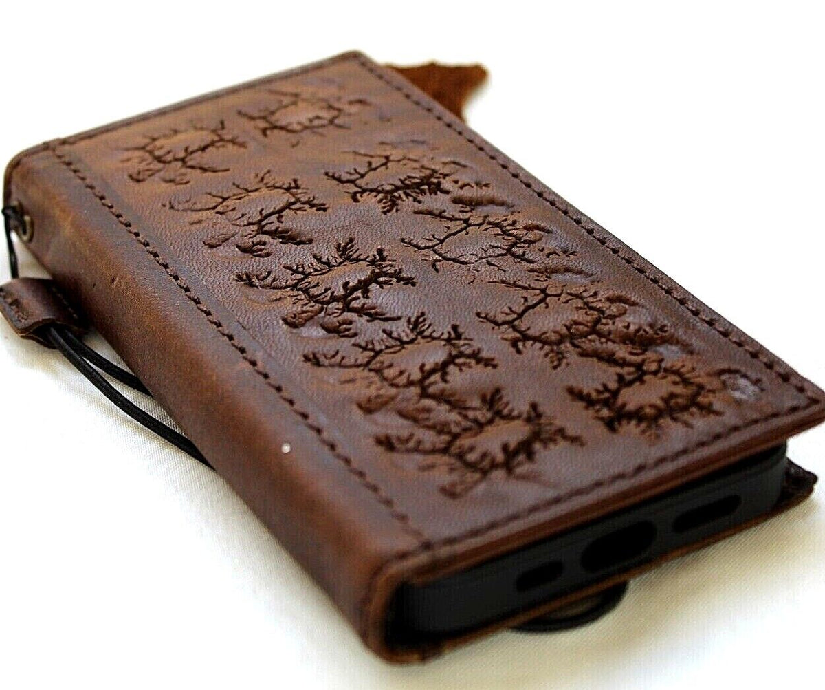 Handmade leather phone case by DAVISCASE for iPhone models 11 to 15, vintage style with card slots and cracked full-grain leather.