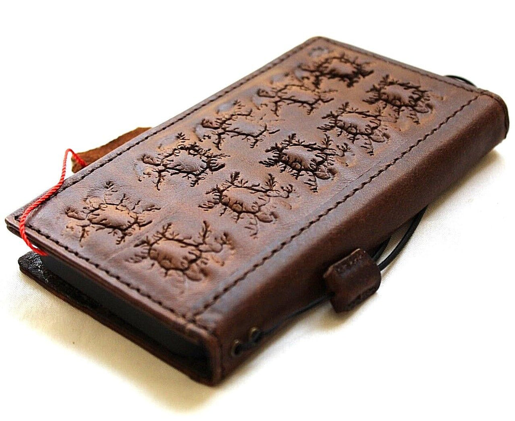 Handmade genuine leather phone case by DAVISCASE for iPhone 12 to 15, vintage style with card slots, cracked full grain leather.