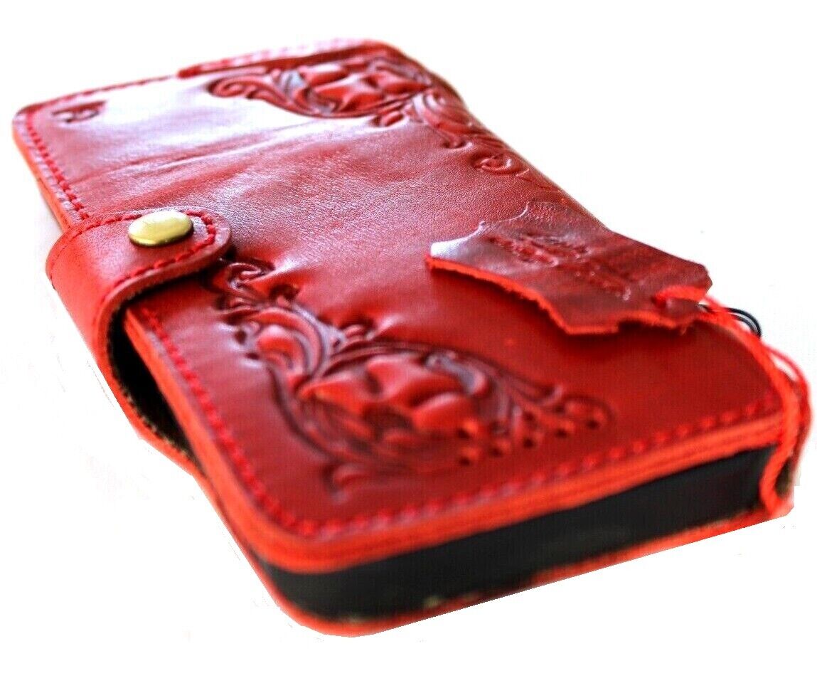 Vintage style genuine leather phone case for Galaxy S22 and S21 Ultra by DAVISCASE, with wallet features and red full grain leather.