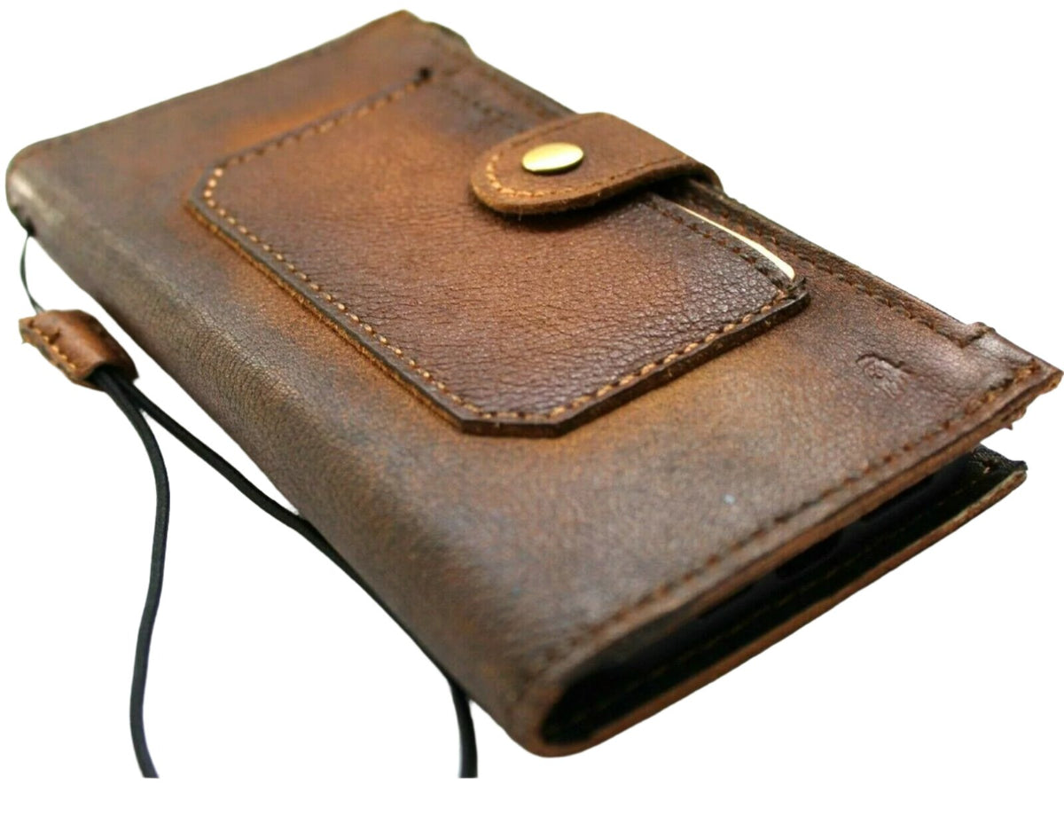 Handmade genuine leather phone case for Galaxy S and Note series with wallet and zipper features, by DAVISCASE.
