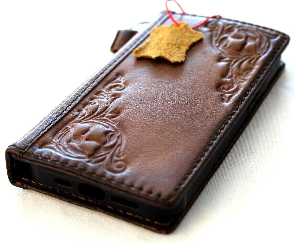Handmade genuine leather phone case by DAVISCASE for iPhone 11-15 Pro Max, vintage-style with card slots and full grain leather.