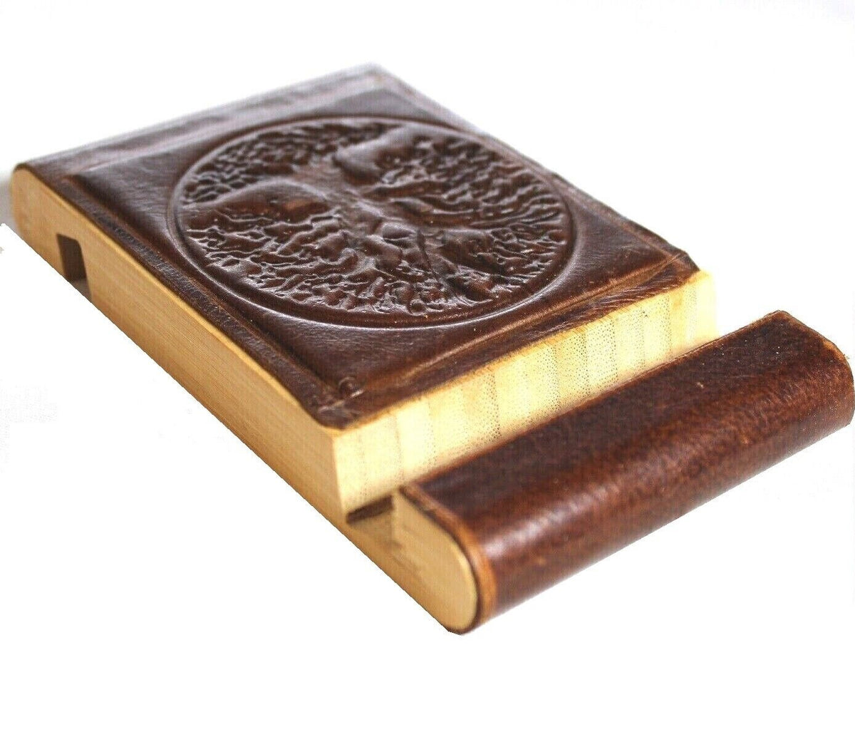 Handmade genuine leather phone stand by DAVISCASE for iPhone 11-14 Pro Max, with rustic wood accents and vintage style.
