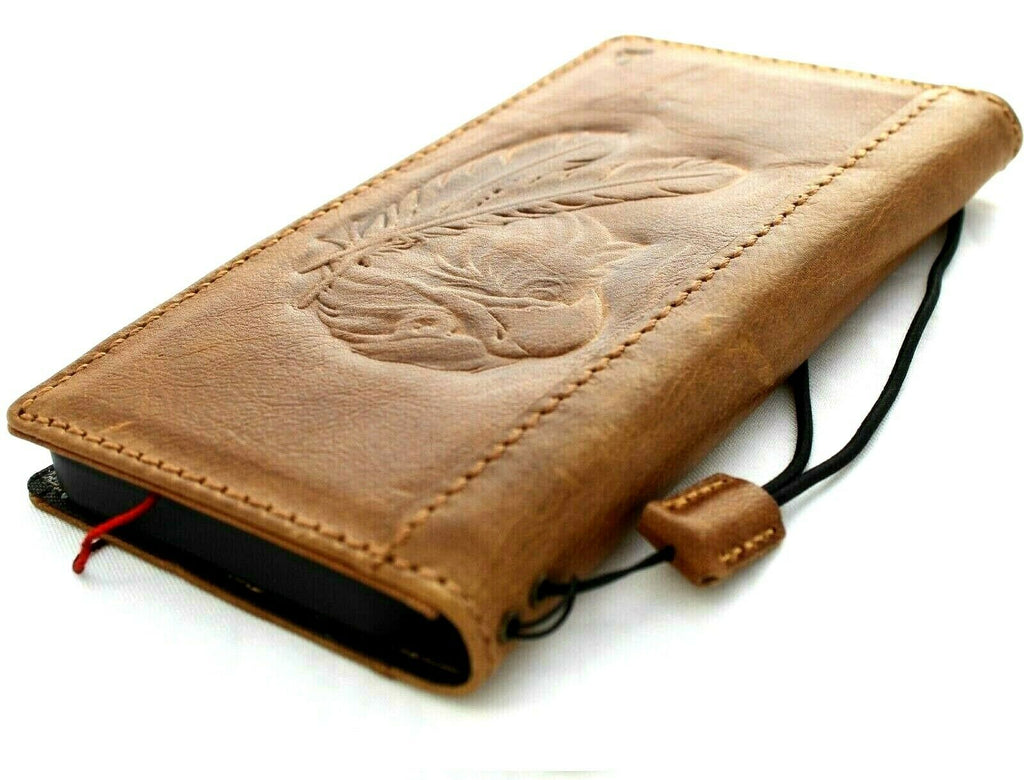 DAVISCASE genuine leather phone case for iPhone 11-15 and Galaxy S22 Ultra, vintage style with embossed eagle design and wallet features