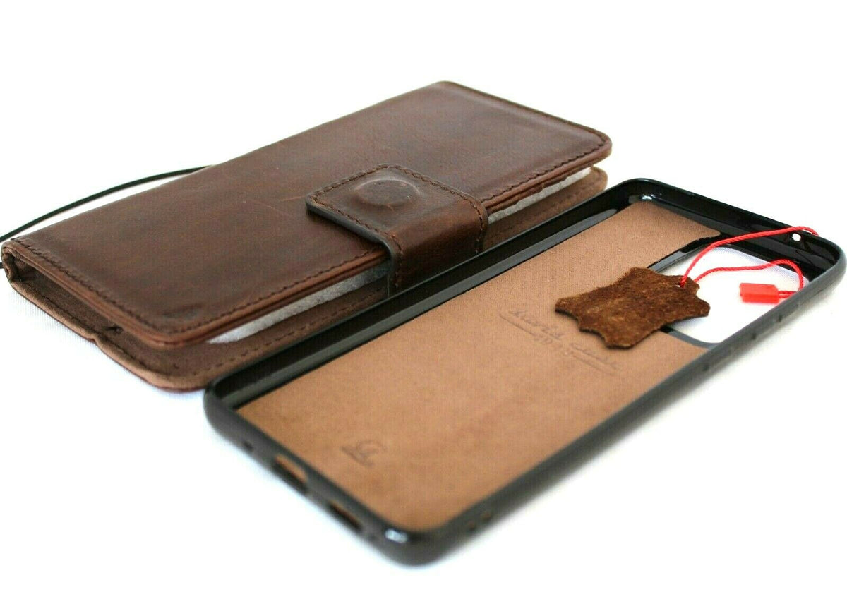 Vintage leather Samsung Galaxy S20 Ultra case by DAVISCASE with wallet slots, magnetic closure, and detachable holder.