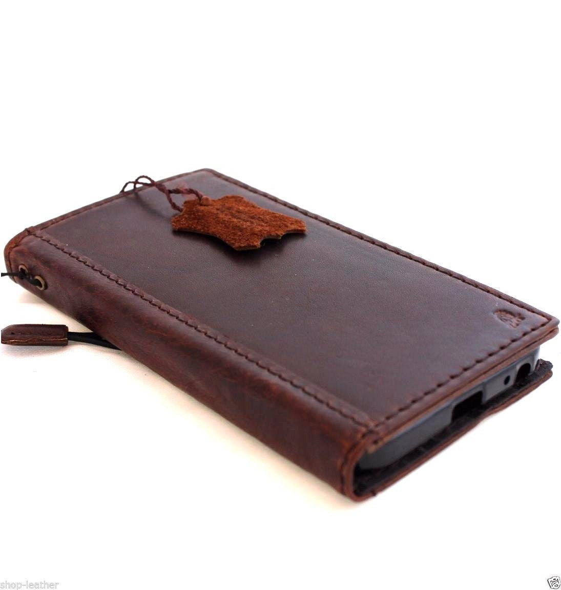 Handmade genuine Italian leather hard case for LG Nexus 5X, slim book-style wallet cover by DAVISCASE.