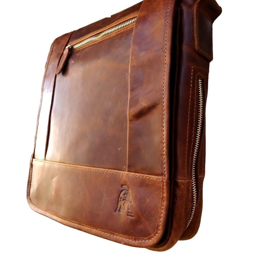 Genuine buffalo leather men's shoulder bag with vintage crossbody design, suitable for tablets and iPads, in a classic style.