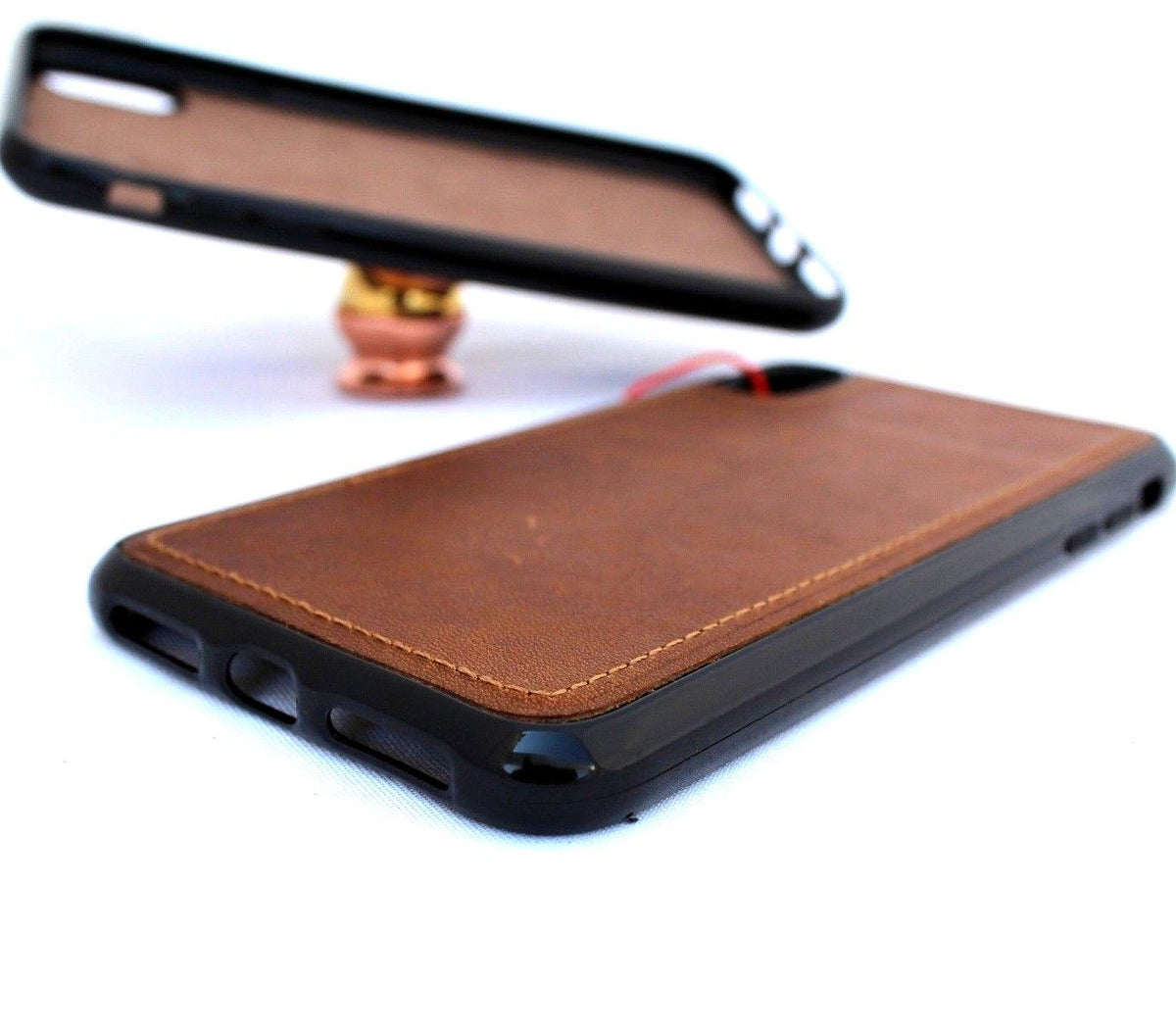 Handmade genuine leather iPhone XS Max case by DAVISCASE with slim vintage design and magnetic closure.